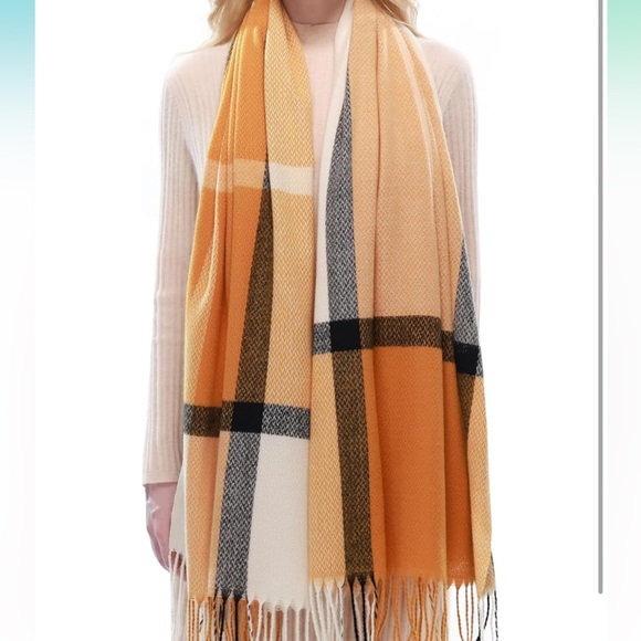 Gorgeous Fall Colors Shawl/Wrap/Scarf With Frindge💛🧡 - Picture 2 of 6